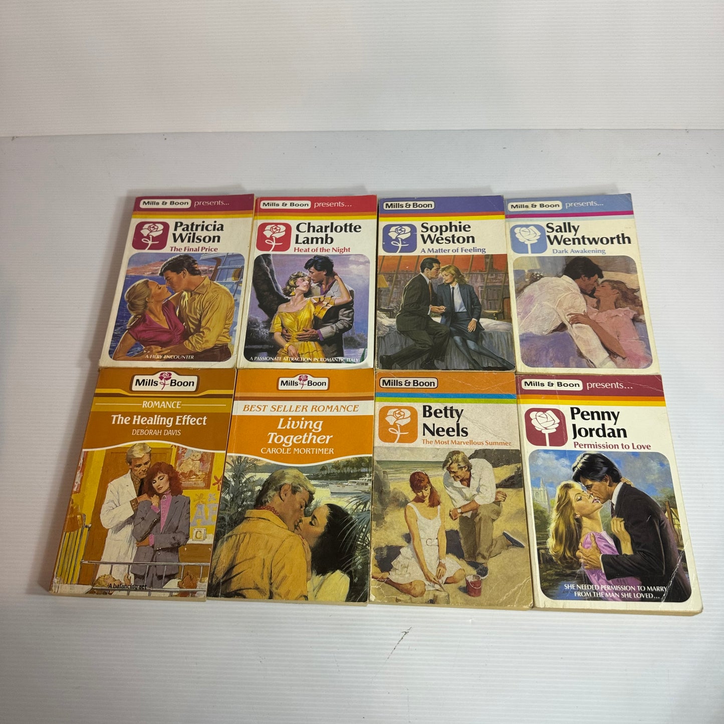 Mills & Boon Vintage Book Bundle x 8 Books (3287)