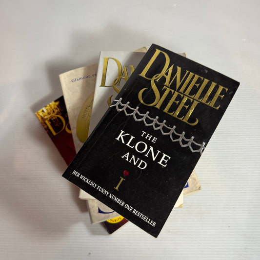 Danielle Steel Book Bundle x 4 Books - The Klone & I, The Ghost, Past Perfect, Hotel Vendome(2597)