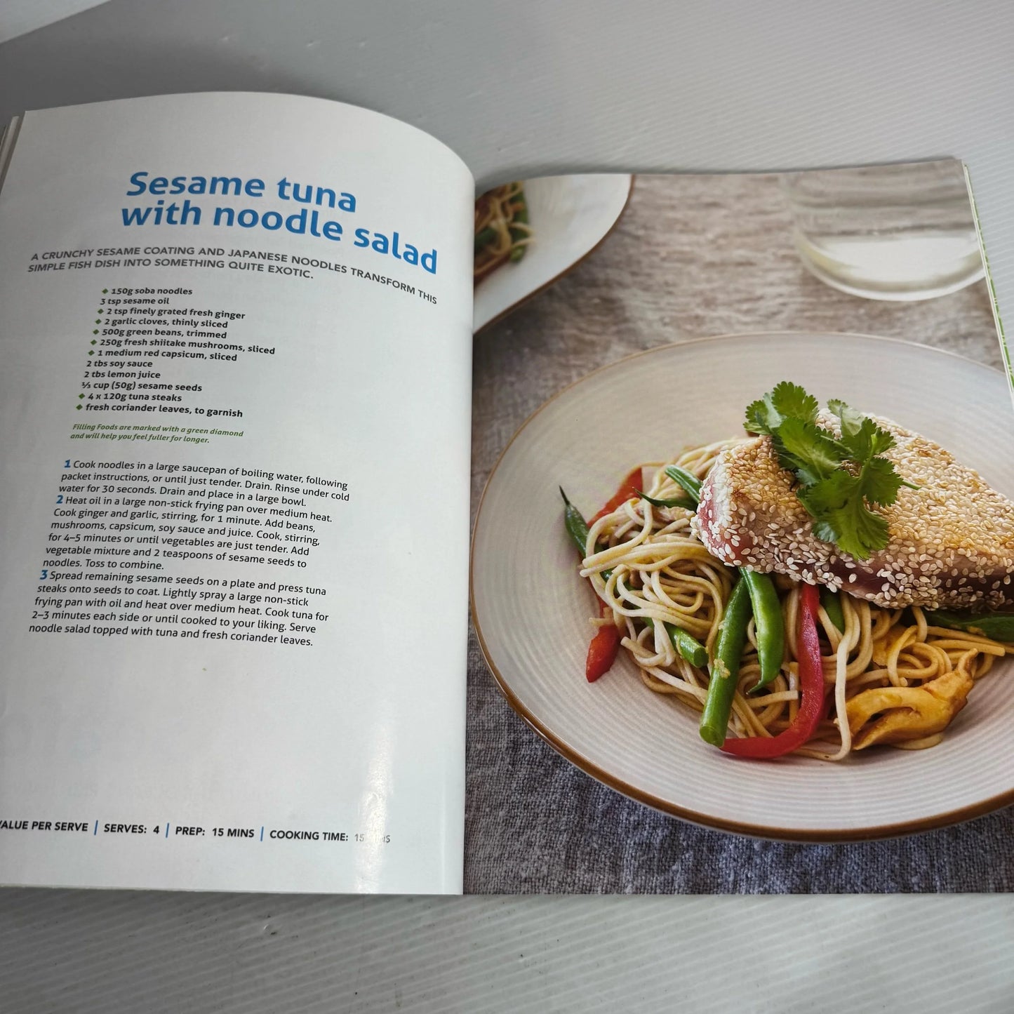 Weight Watchers Cookbook Bundle x 2 Books - Cook Tasty and Cook Easy (2070)