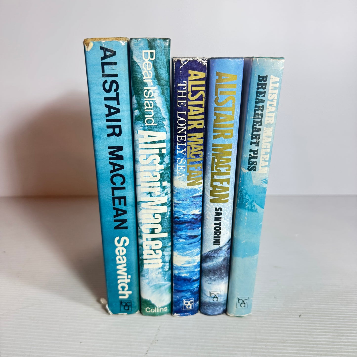 Alistair MacLean Vintage Hardcover Book Bundle x 5 : The Lonely Seas, Santorini, Breakheart Pass, Seawitch, Bear Island (2999)