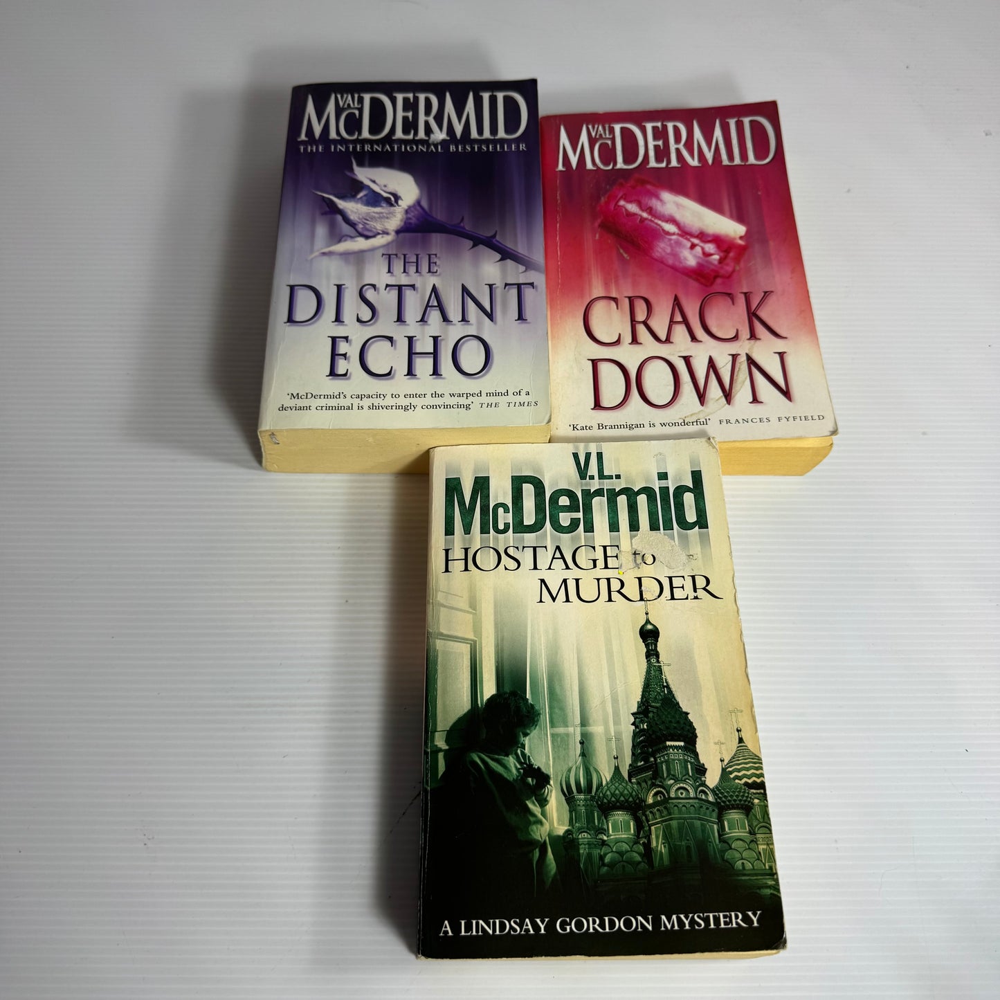 Val McDermid Book Bundle x 3 : Hostage to Murder, Crack Down, The Distant Echo (3155)