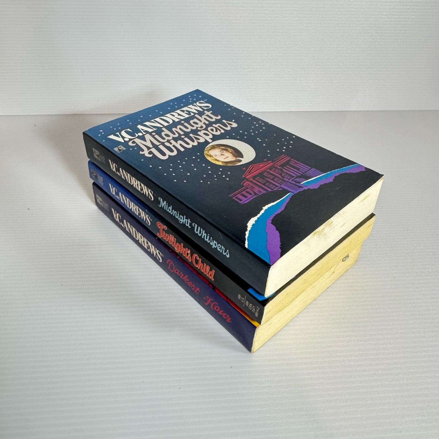 V.C. Andrews Book Bundle x 3 Books : Midnight Whispers, Twilights Child and Darkest Hour (579)