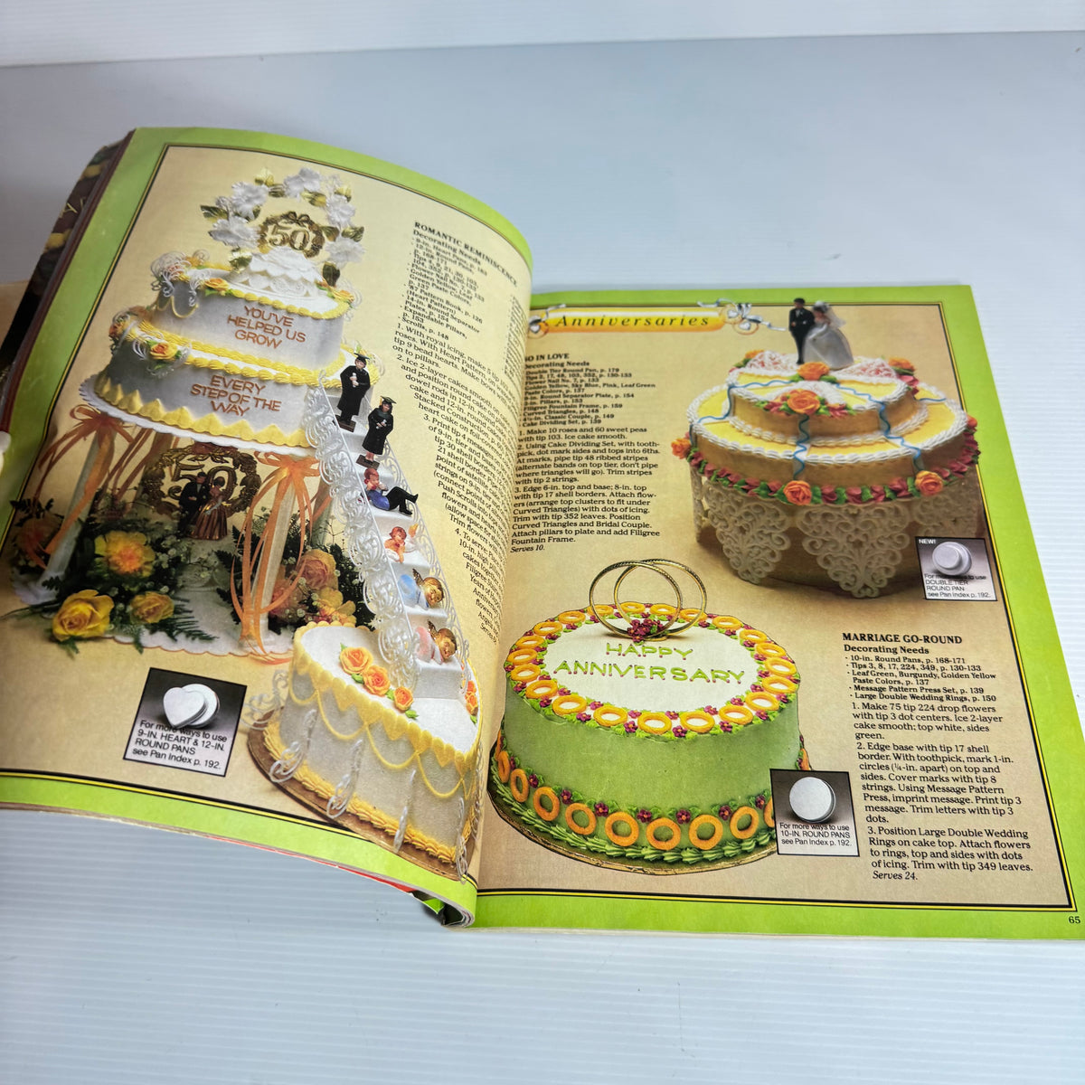 Cake Decorating Book Bundle x 2 : Woman's Realm Cake Icing - Christine France (Vintage 1984) & Cake Decorating 1987 Wilton Yearbook(3218)