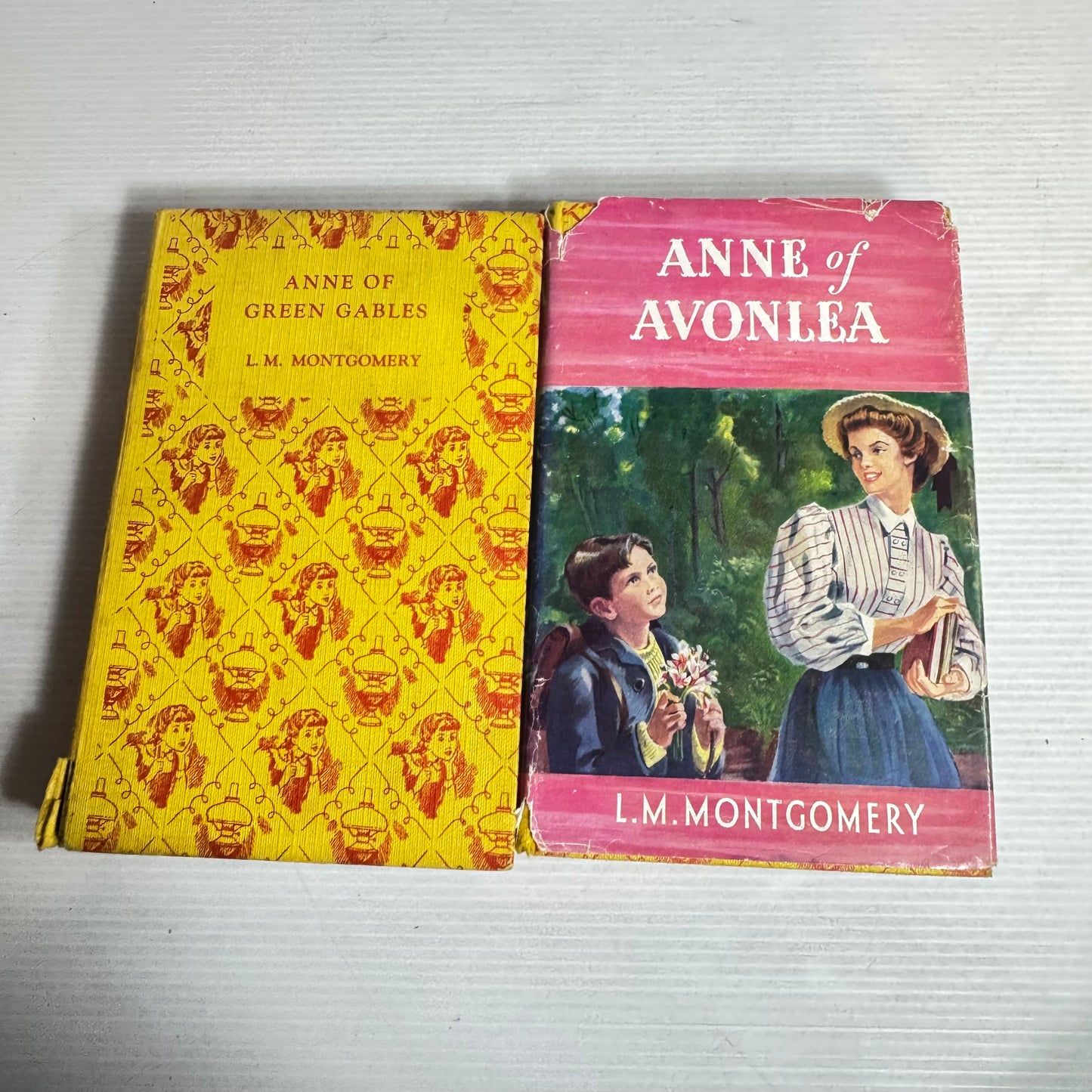 Vintage L.M. Montgomery Book Bundle x 2 : Anne of Green Gables (1955) & Anne of Avonlea (1958) (2851)