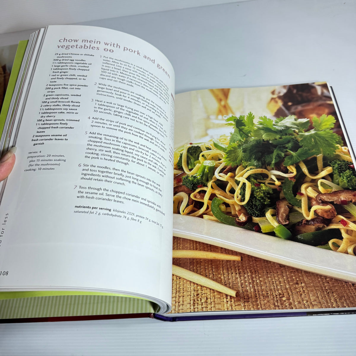 Budget Dinning Cookbook Bundle x 3 : Brilliant Budget Dinning - Annabel Langbein, Good Food For Less - Reader's Digest, Budget Favourites : Super Food Ideas (3308)