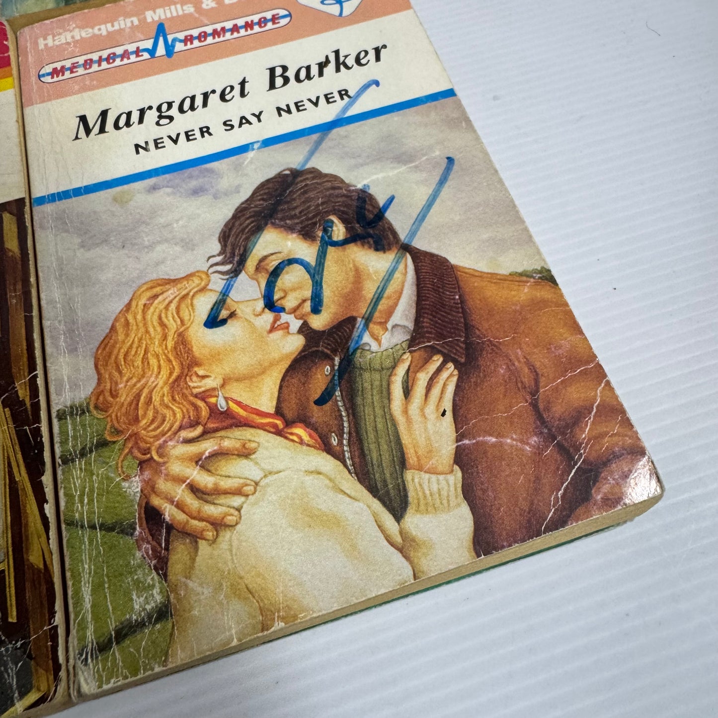 Mills & Boon Vintage Book Bundle x 8 Books (3292)