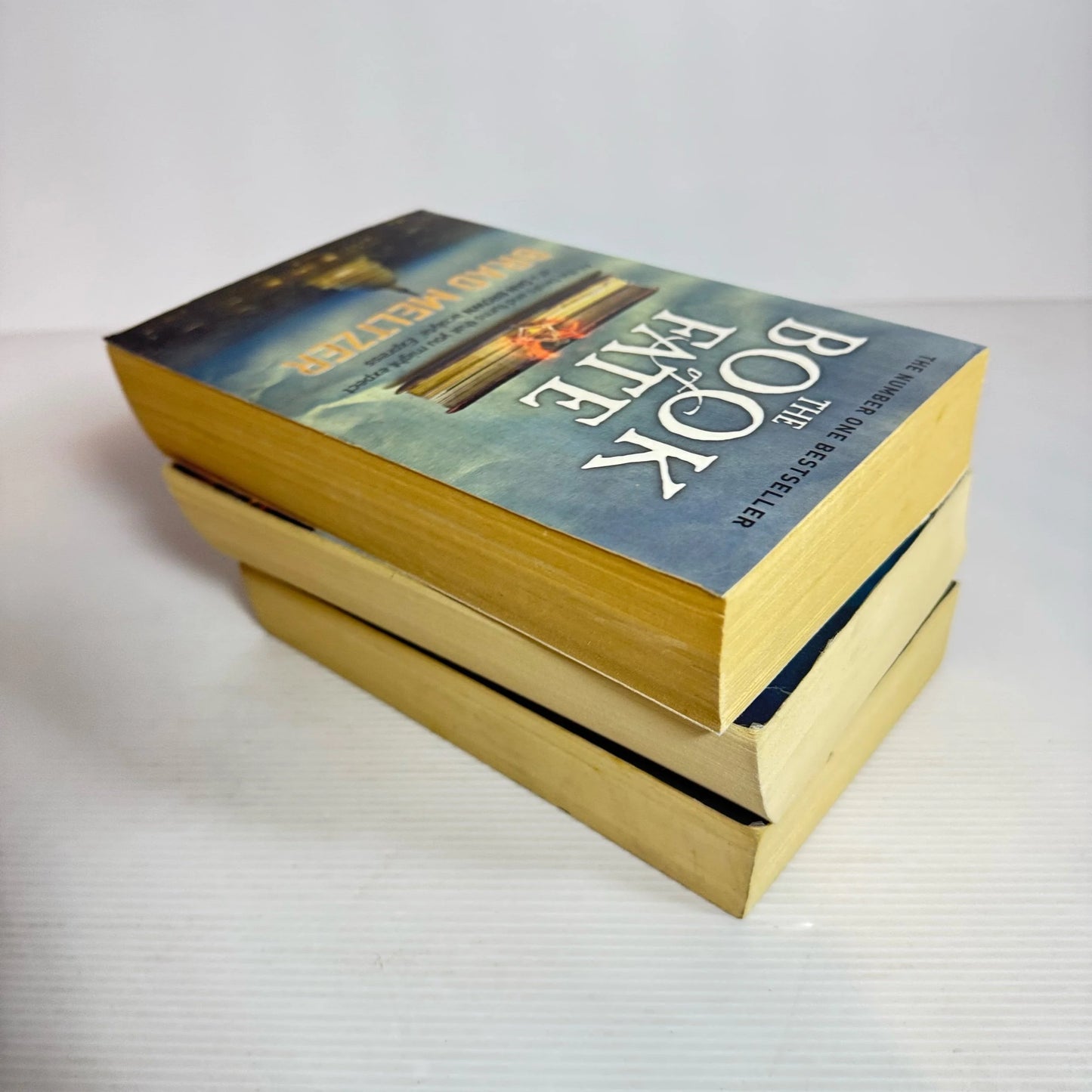 Crime Novel Book Bundle x 3 : Mix Authors (2288)