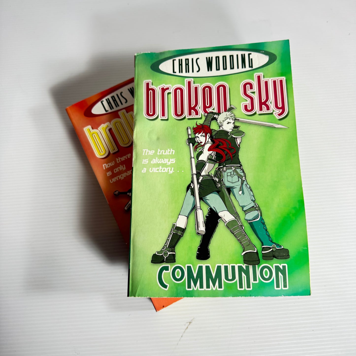 Chris Wooding Broken Sky Book Bundle x 2 : Communion & The Citadel (3107)