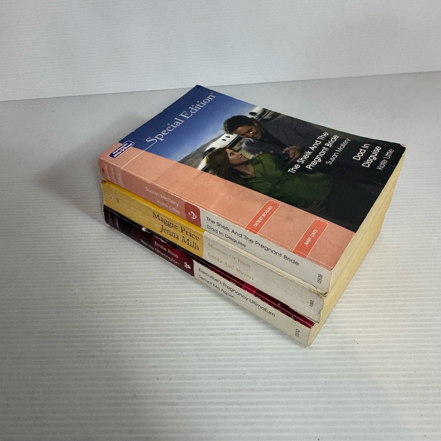 Mills & Boon Book Bundle x 3 Books 6 x Stories (2314)