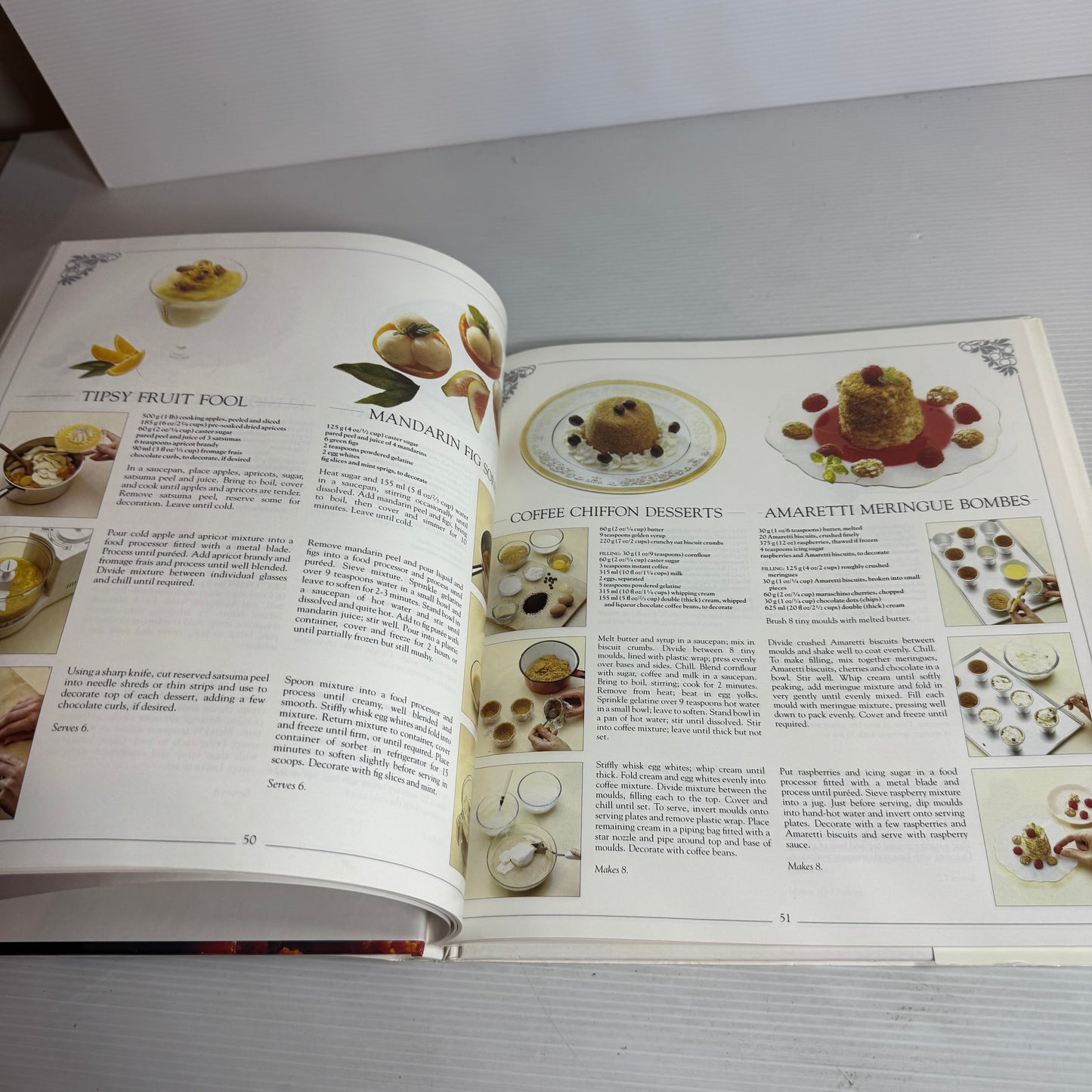 Christmas Cookbook Bundle x 2 : The Complete Christmas Cookbook & The Christmas Cookbook(2904)