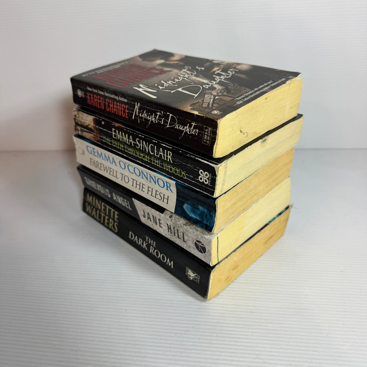 Crime Thriller Bundle x 5 : Midnight's Daughter - Karen Chance, The Path Through The Woods - Emma Sinclair, Grievous Angel - Jane Hill, Farewell To The Flesh - Gemma O'Connor, The Dark Room - Minette Walters (3415)