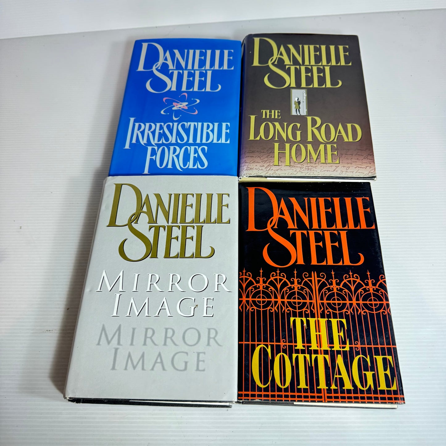 Danielle Steel Hardcover Book Bundle x 4 Books (2460)