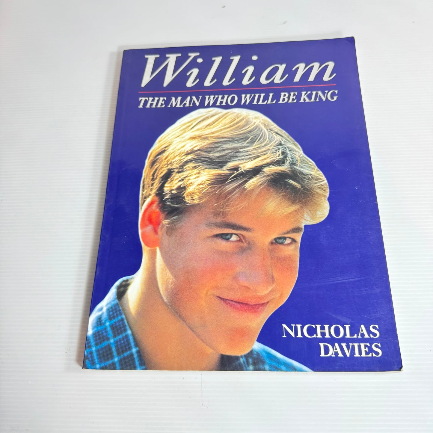 Royal Family Book Bundle : William& Catherin - Andrew Morton, William : The Man Who Will Be King - Nicolas Davies, Diana : A Tribute to the People's Princess (3228)