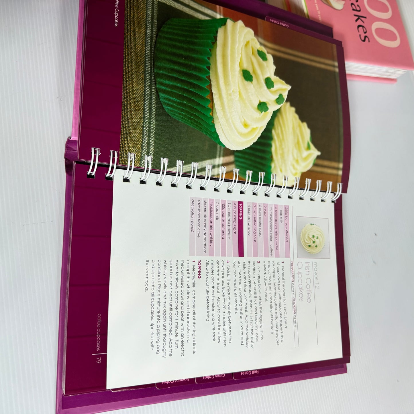 Cupcake Book Bundle x 3 Books : 500 Cupcakes, Cupcakes & Muffins, Super-duper Cupcakes (3223)
