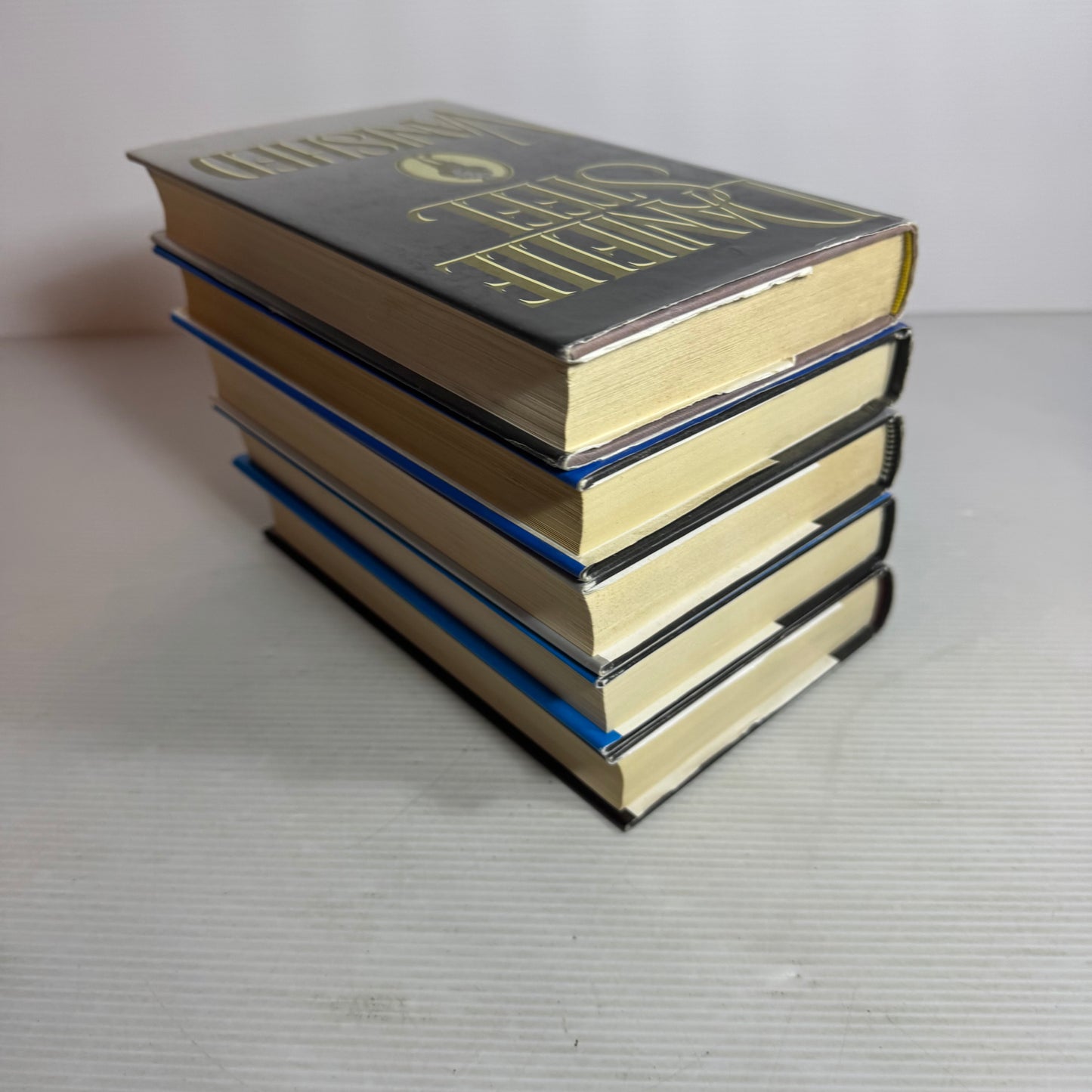 Danielle Steel Hardcover Book Bundle x 5 : Irresistible Forces, The Ghost, Vanished, Bittersweet, The Long Road Home(2825)