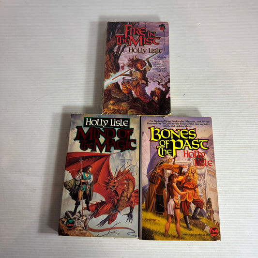 Holly Lisle Book Bundle x 3 : Fire in The Mist, Bones of the Past, Mind of the Magic (2976)