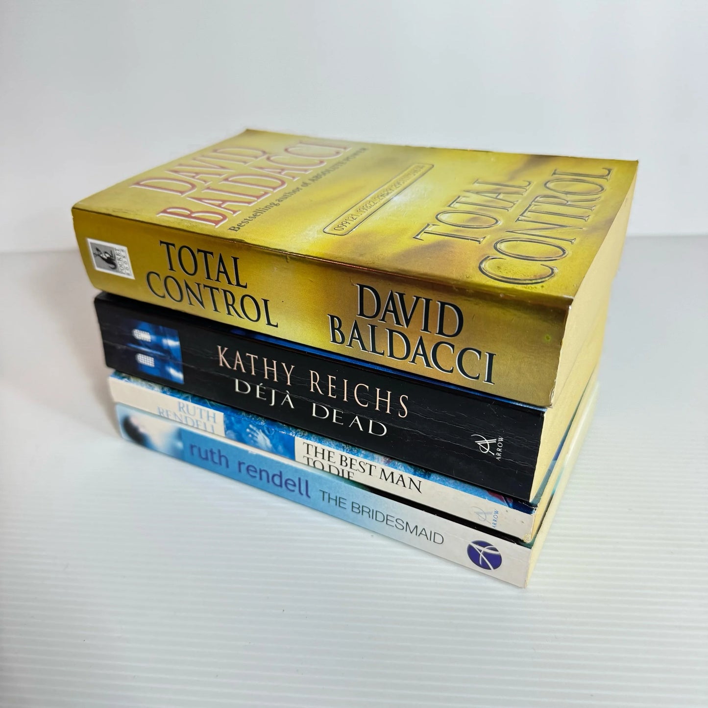 Crime/Mystery Book Bundle x 4 Books : Various Authors (710)