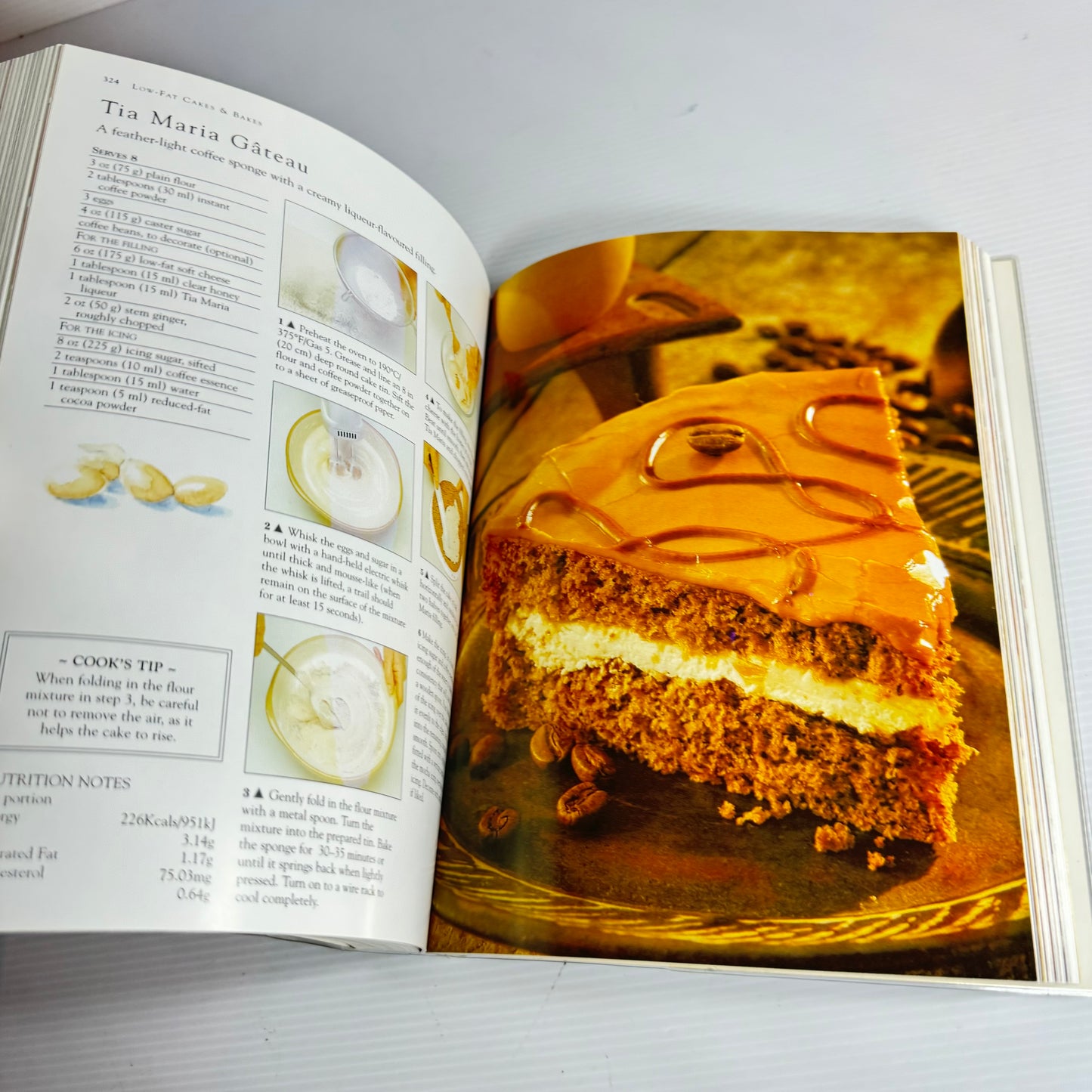Baking Cookbook Bundle x 2 : Complete Baking - Martha Day & Baking : A Common Sense Guide - Bay Books (3232)