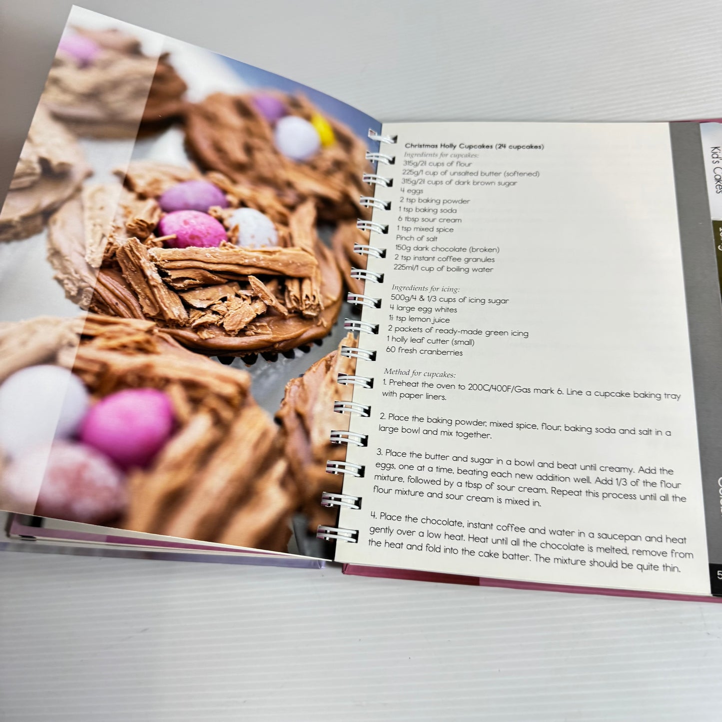 Cupcake Book Bundle x 3 Books : 500 Cupcakes, Cupcakes, A Collection of Delicious Recipes Cupcakes(3210)