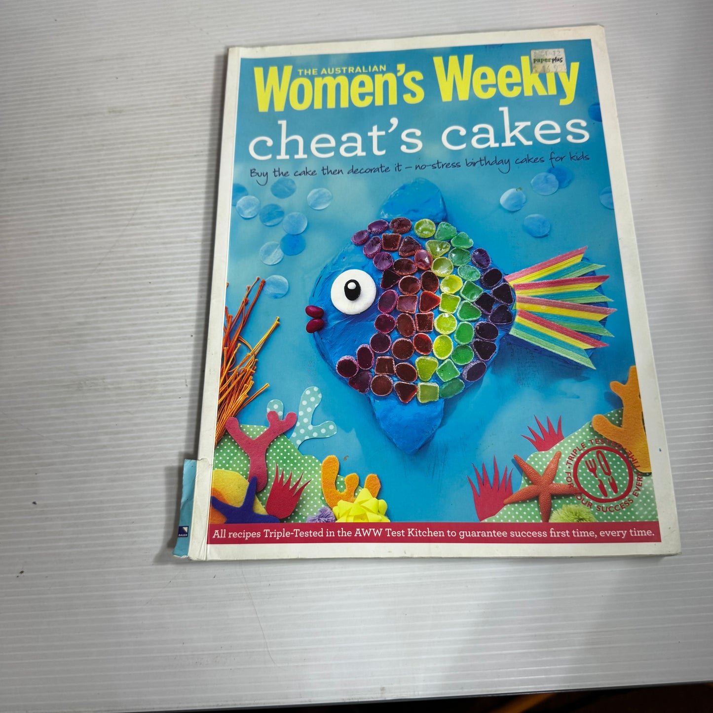 The Australian Women's Weekly Cookbook Bundle x 2 : Barbie Cookbook & Cheat's Cakes(2600)