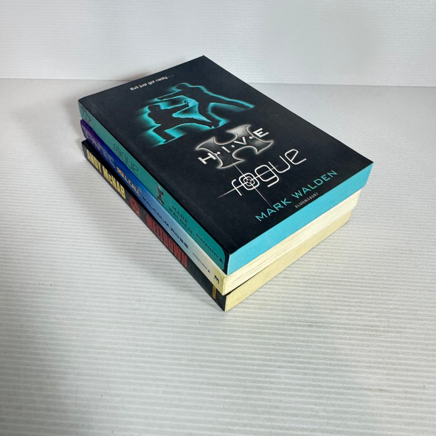 Young Adult Book Bundle x 3 Books : HIVE: Rogue, Traces : Roll Call, Meltdown (2496)