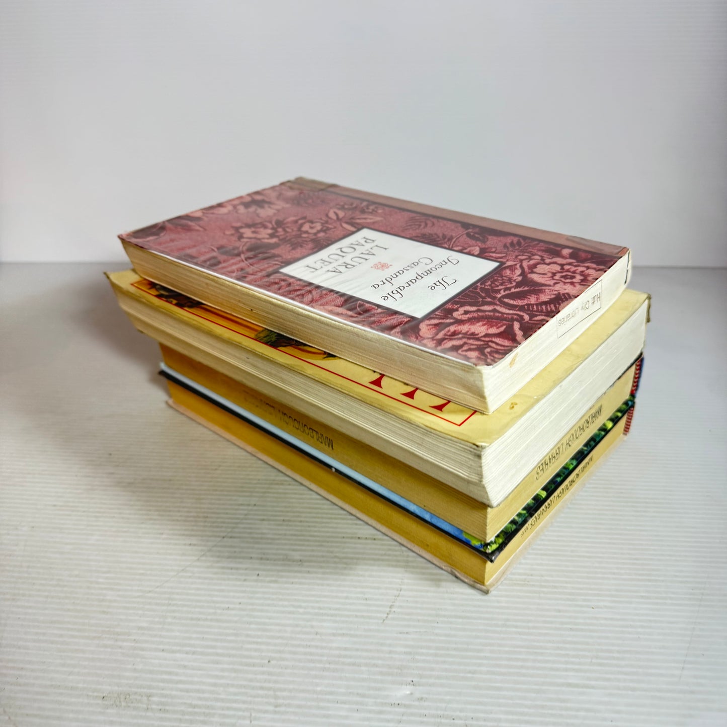 Large Print Romance Book Bundle x 4 : The Incomparable Cassandra, Paloverde, The Lost Art of Keeping Secrets, Ridley Road(2864)