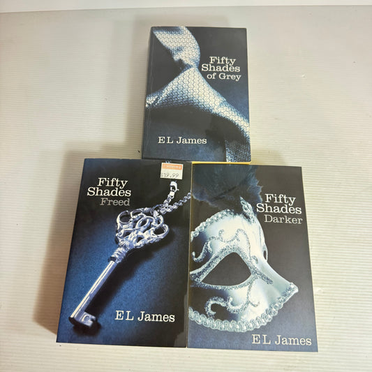 Fifty Shades of Grey Book Bundle x 3 : Fifty Shades of Grey, Darker, Freed - E L James (2993)