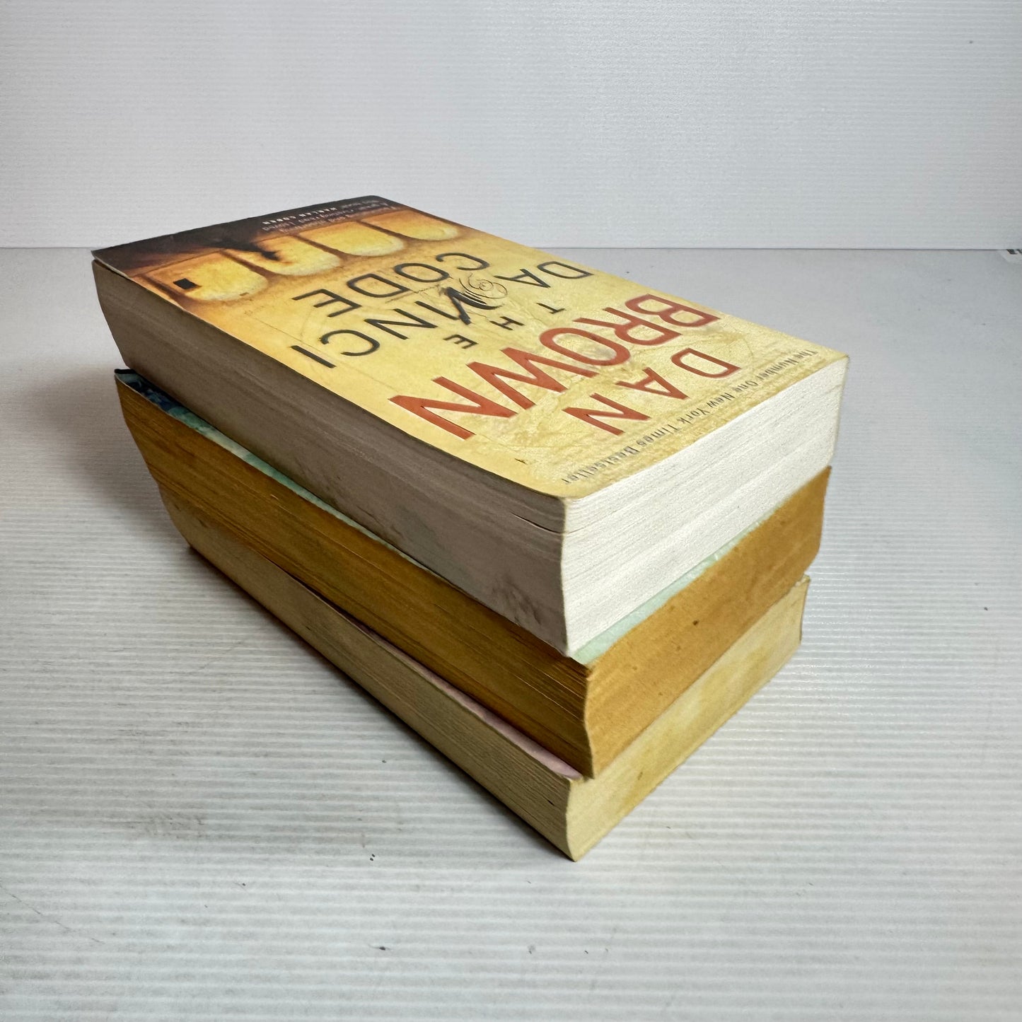 Dan Brown Book Bundle x 3 Books : The Da Vinci Code, Deception Point, Angels and Demons (2850)