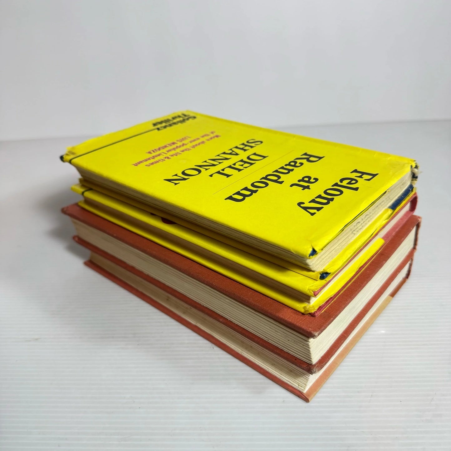 Vintage Crime Thriller Book Bundle x 4 Books : Mixed Authors (Vintage 1960's-1980's) (2260)