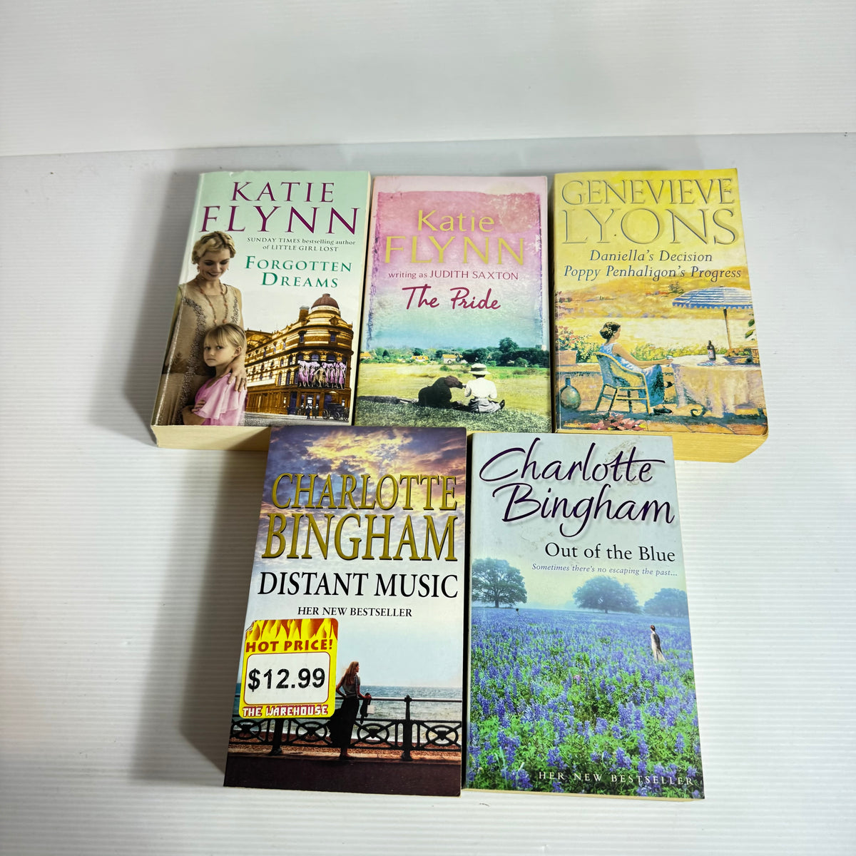 Romantic Bundle x 5 : Daniella's Decision Poppy Penhaligon's Progress, The Pride & Forgotten Dreams - Katie Flynn, Out of the Blue & Distant Music - Charlotte Bingham (3361)