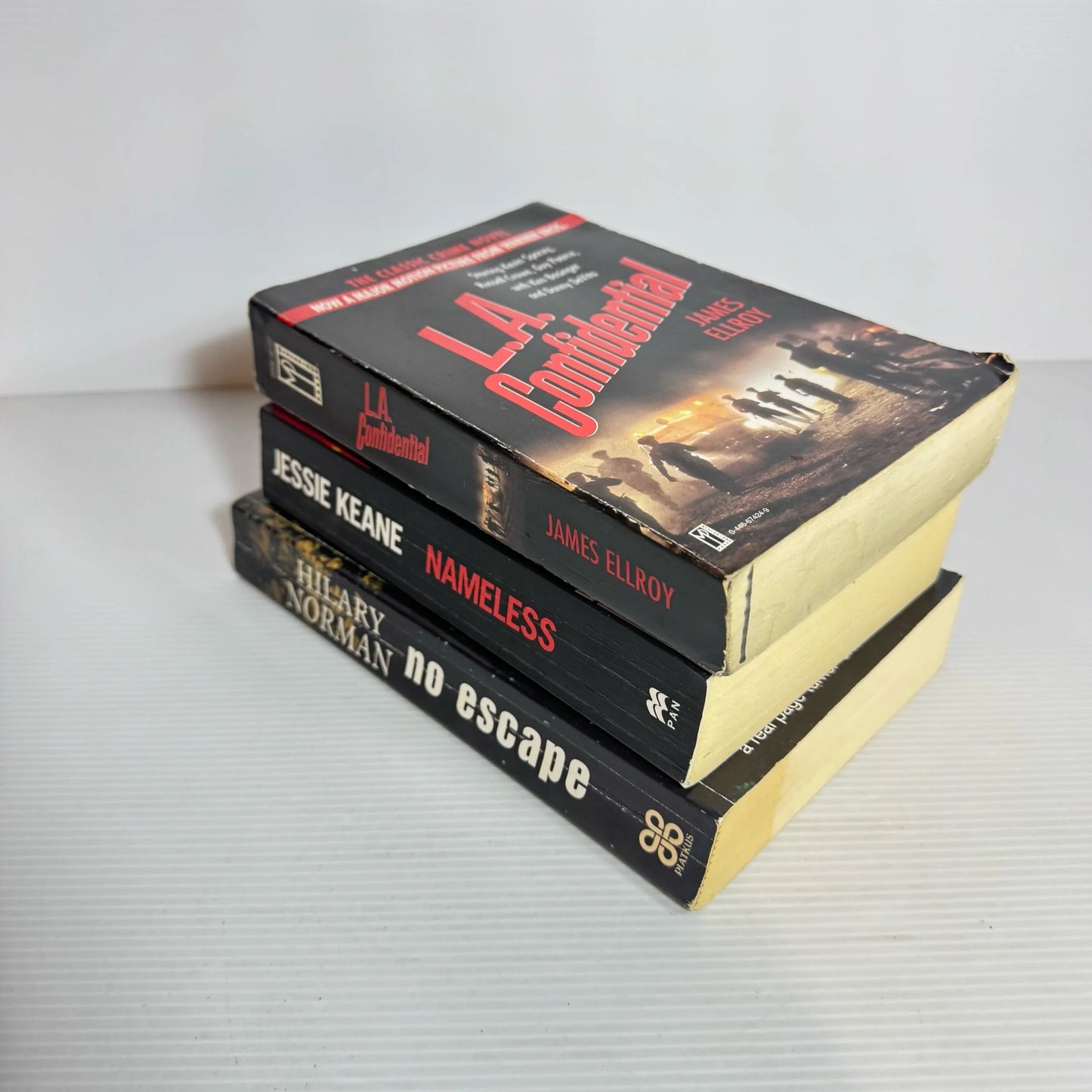 Crime Novel Book Bundle x 3 : Mixed Authors (2287)