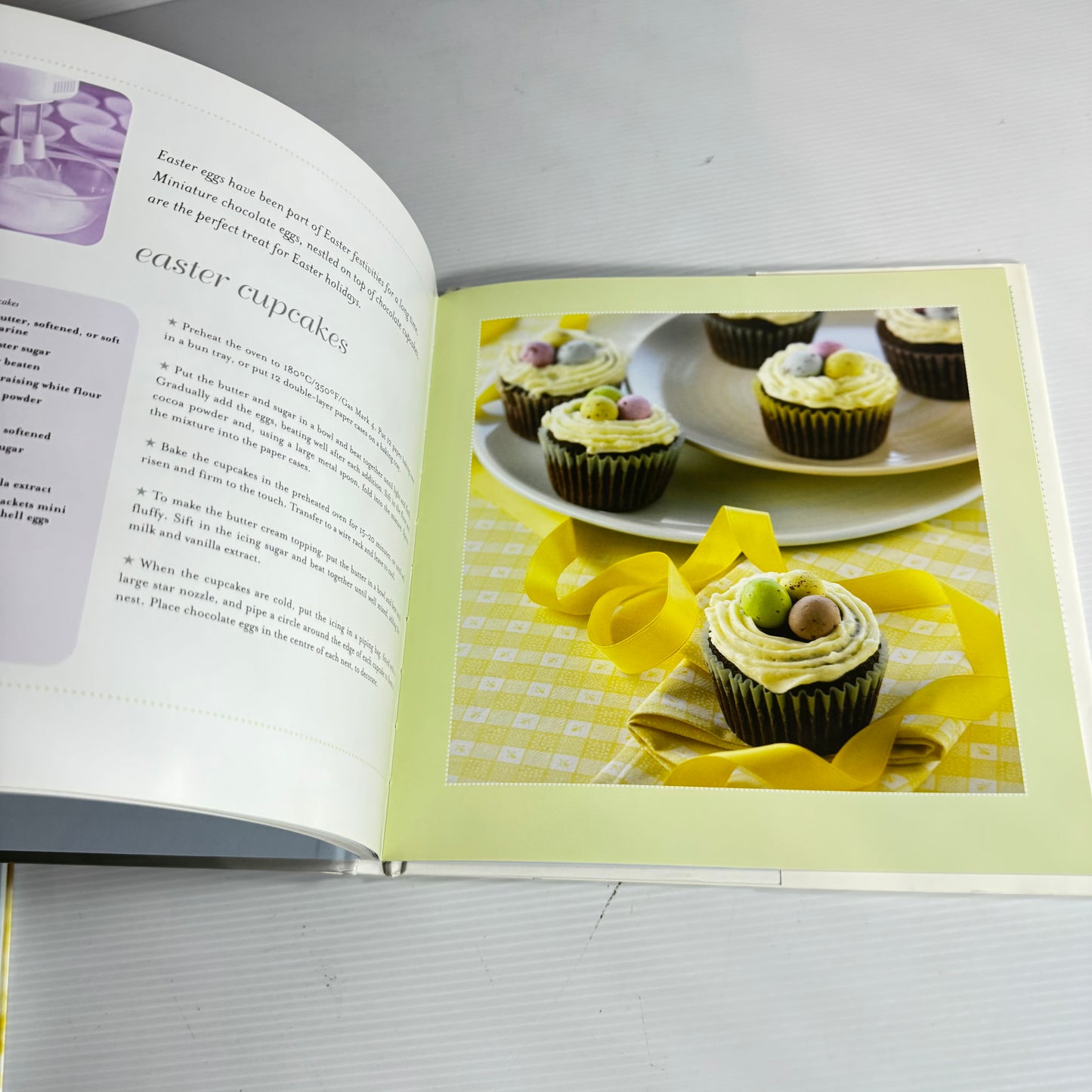 Cupcake Book Bundle x 3 : Fairy Cakes - Hamlyn, Zombie Cupcakes - Zilly Rosen, Cupcakes - Susanna Tee(3221)