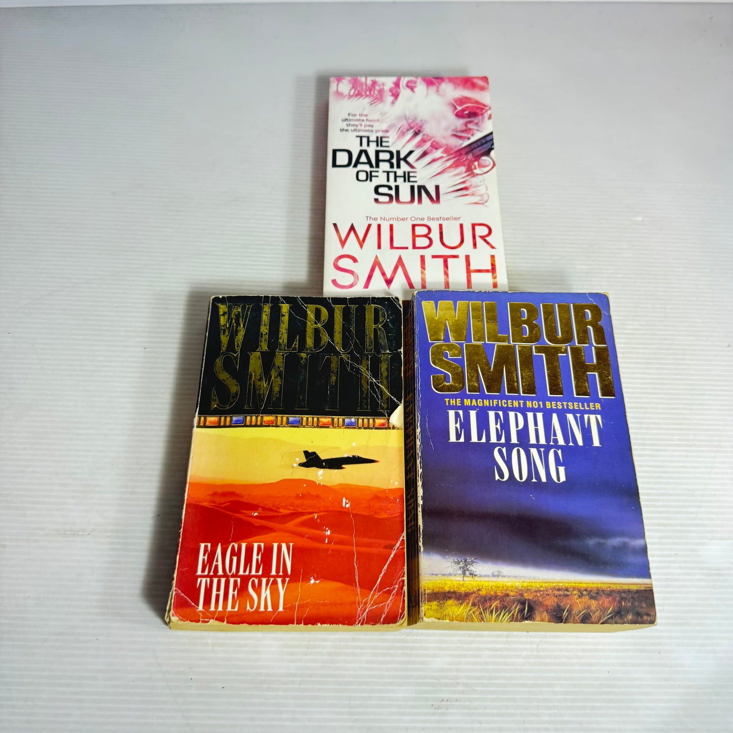 Wilbur Smith Small Paperback Bundle x 3 : The Dark of the Sun, Eagle in the Sky, Elephant Song (2958)