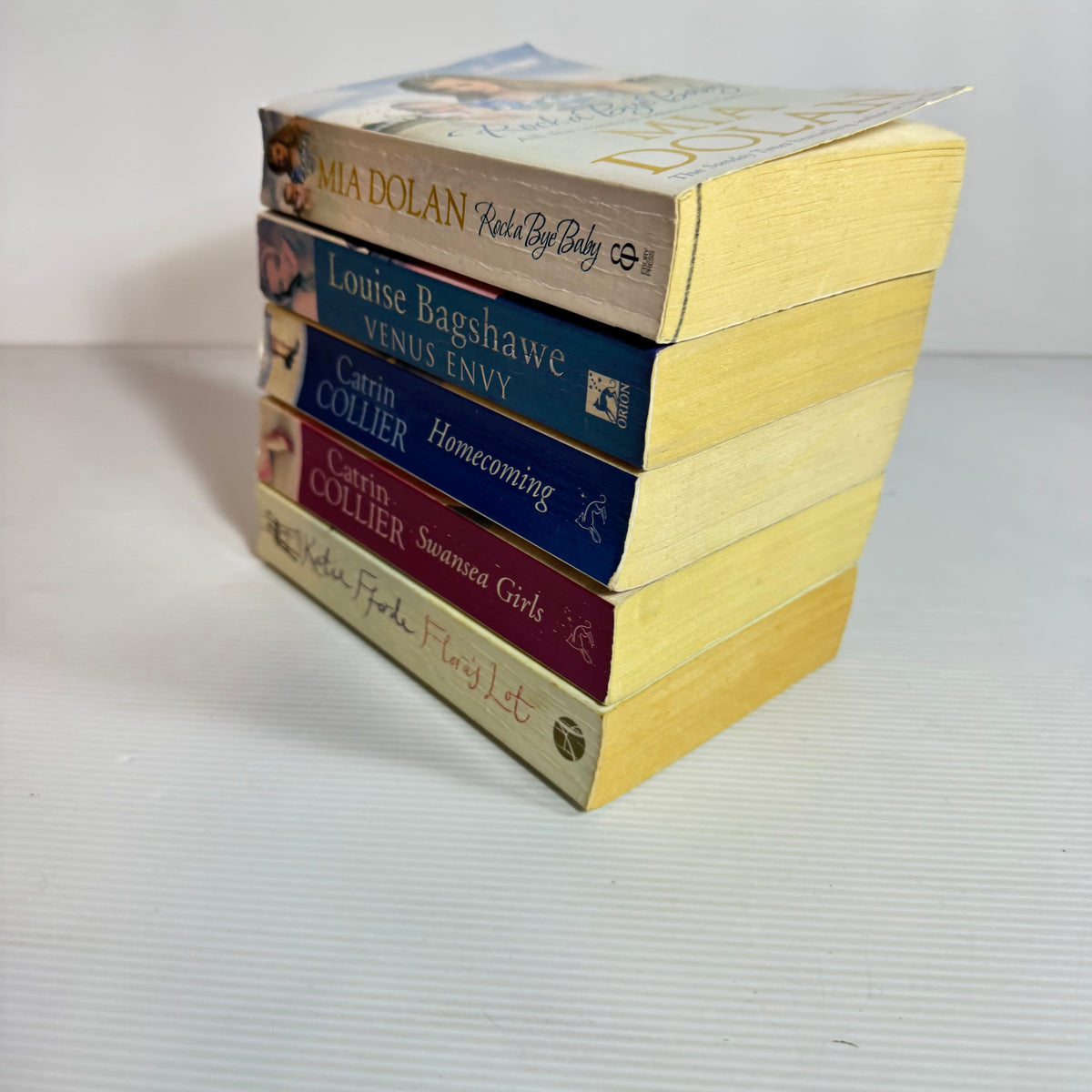 Romantic Family Sage Bundle x 5 : Venus Envy - Louise Bagshawe, Rock A Bye Baby - Mia Dolan, Sawnsea Girls & Homecoming - Catrin Collier, Flory's Lot - Katie Fforde (3353)