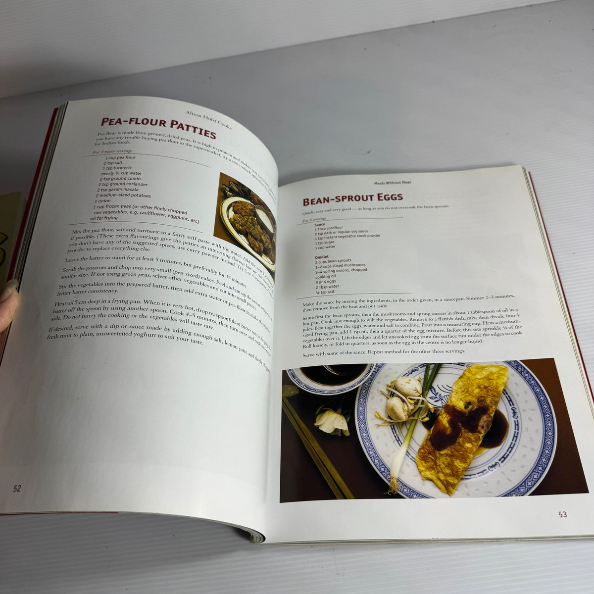 Alison Holst Cookbook Bundle x 2 : Cooks : Cool Food For Warmer Days & Warming Food For Cooler Days (3250)