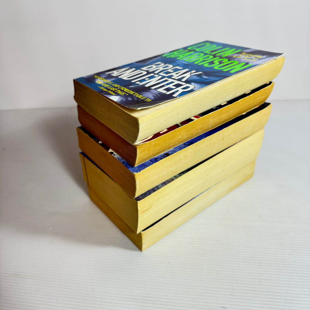 Crime Thriller Bundle x 5 : To Have And To Hold - Fern Michaels, Haywire - James Mills, Break And Enter - Colin Harrison, Death Trip - Lee Weeks, The Lost Testament - Alan Gold (3395)