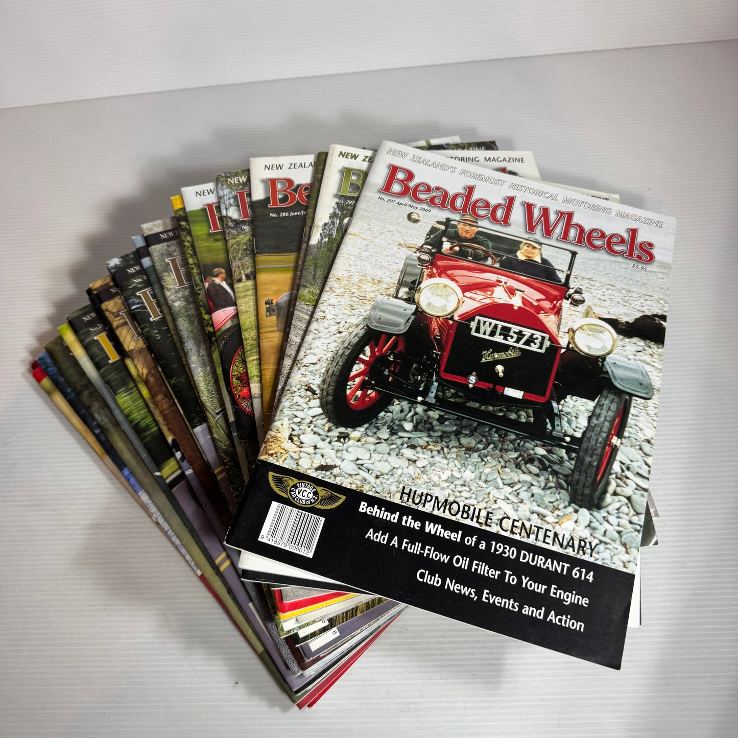 2005-2009 Vintage Beaded Wheels Magazine Book Bundle x 25 Magazines (2624)