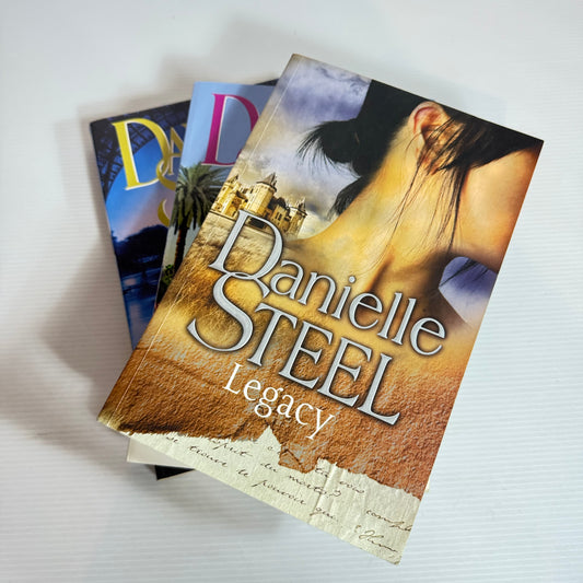 Danielle Steel Book Bundle x 3 : Legacy, Bungalow 2, Honour Thyself (2440)