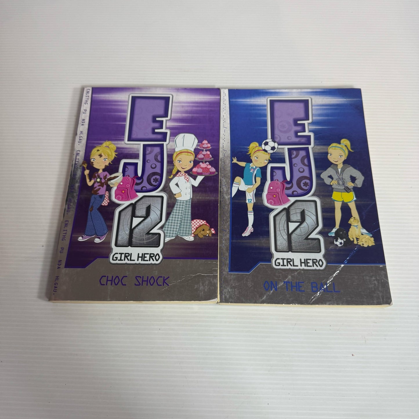EJ12 Girl Hero Book Bundle x 2 Books : On The Ball & Choc Shock (2322)