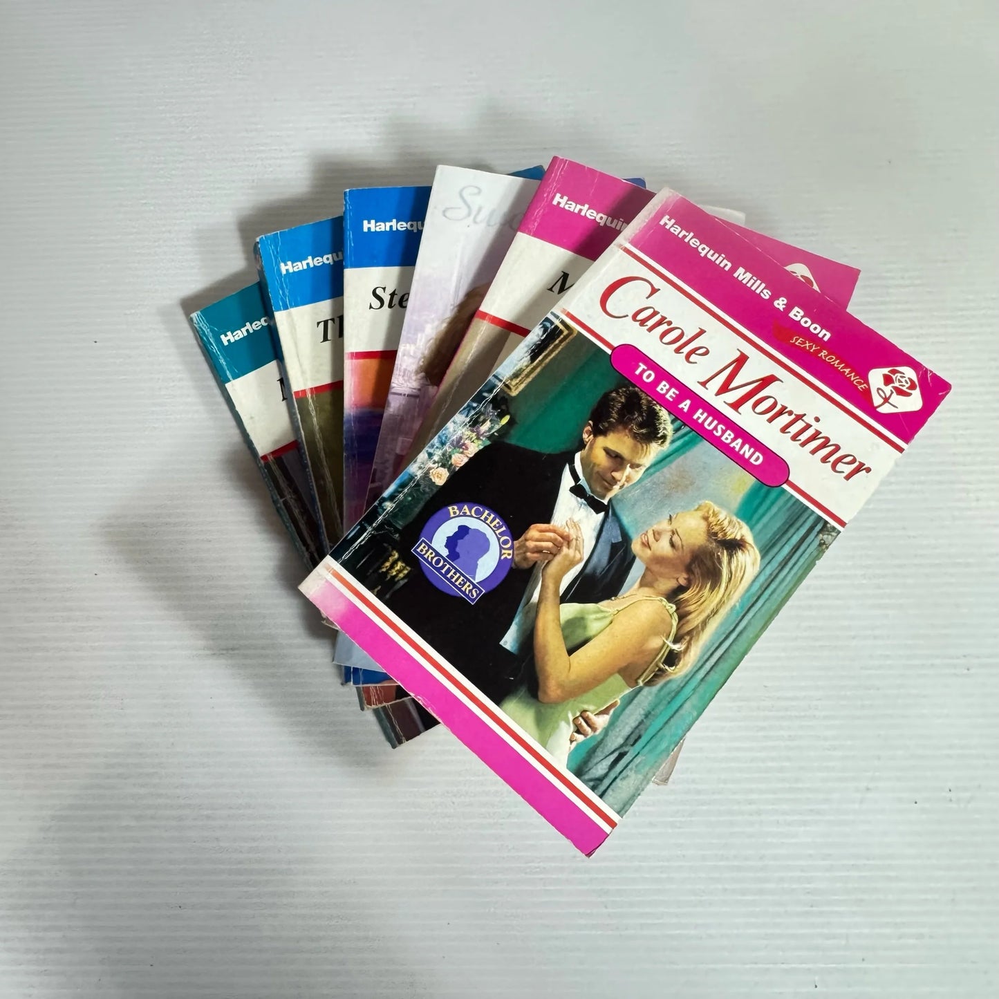 Mills & Boon Book Bundle x 6 Books : Mixed Themes  (2282)
