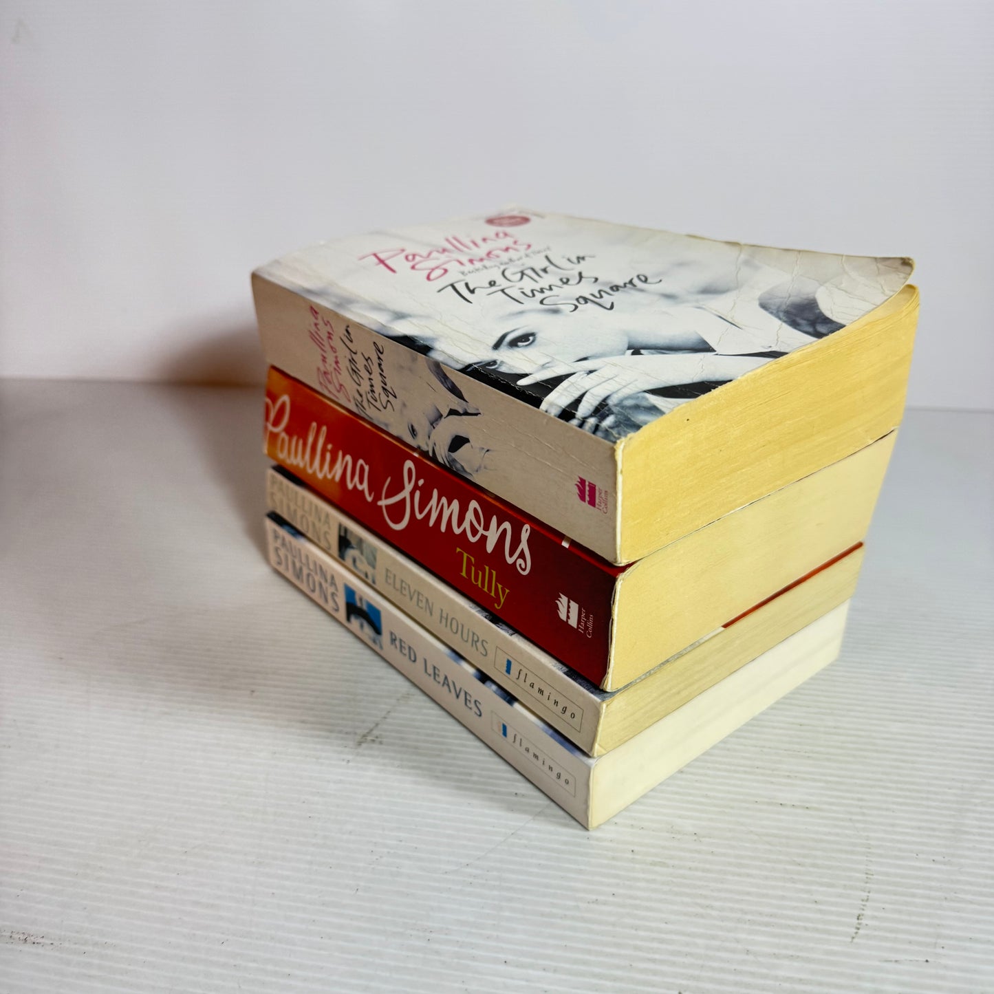 Paullina Simons Medium Book Bundle x 4 : Tully, The Girl in Times Square, Eleven Hours, Red Leaves(2874)