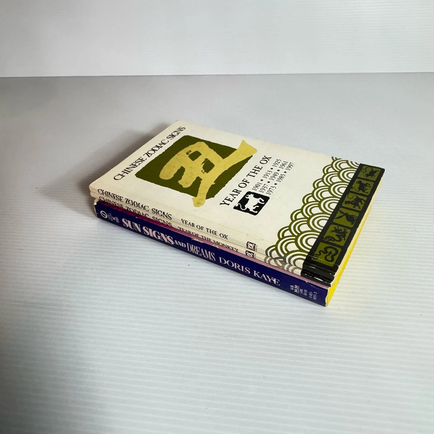 Astrology Book Bundle x 3 Books : Chinese Zodiac Signs Year of the Ox & Year of the Monkey and Sun Signs and Dreams - Doris Kaye(2248)