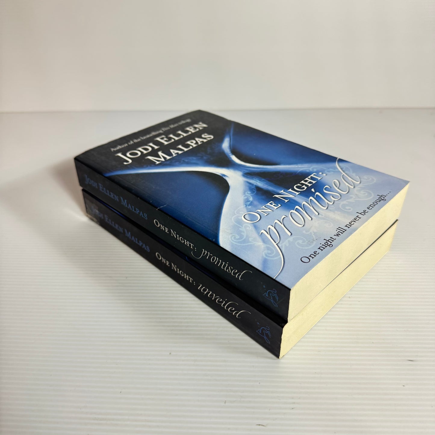 Jodie Ellen Malpas One Night Book Bundle x 2 : One Night : Promised & One Night: Unveiled (3111)