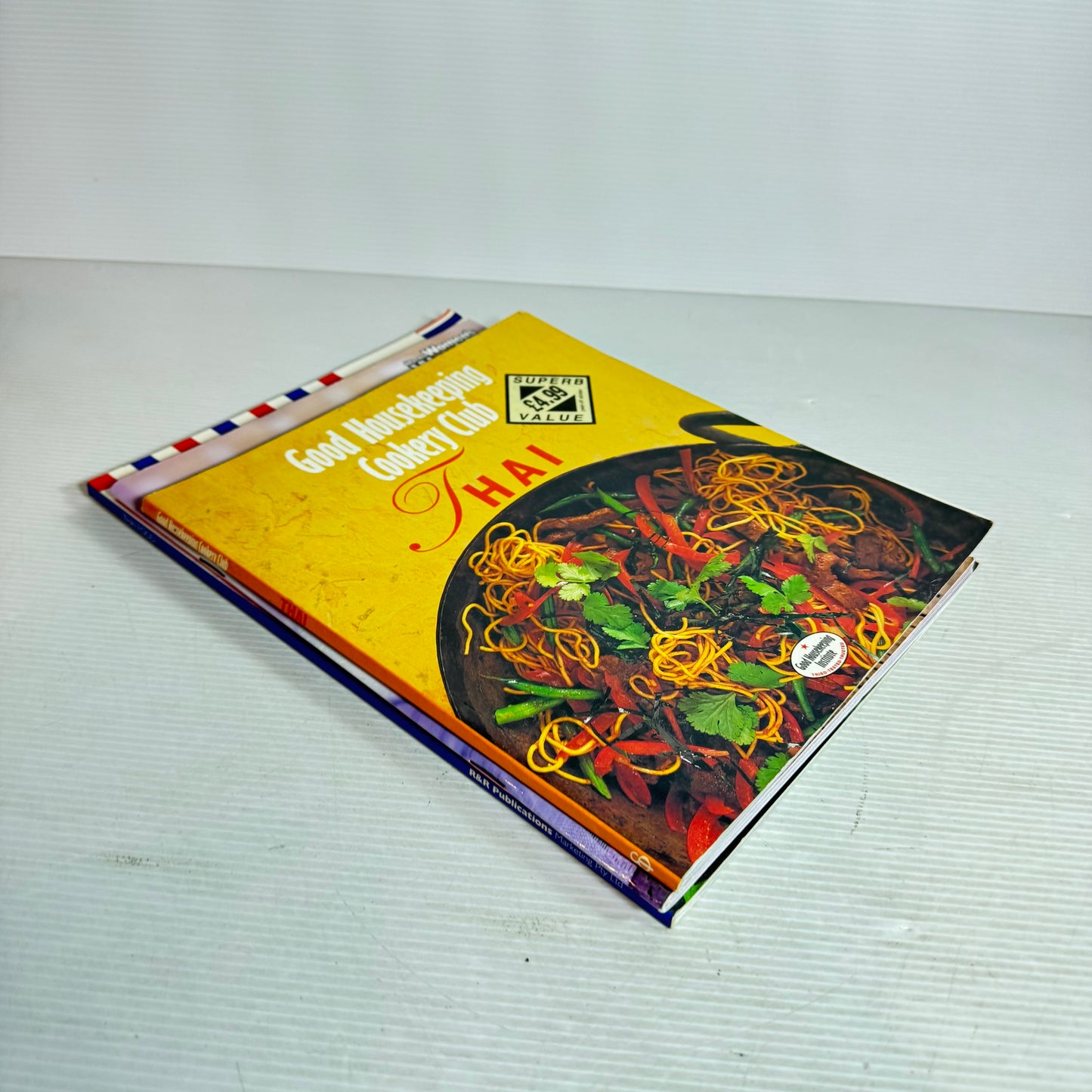 Thai Cookbook Bundle x 3 : Good Housekeeping Cookery Club Thai, Australian Women's Weekly Beginners Thai, International Cooking Series Thai Food(2927)