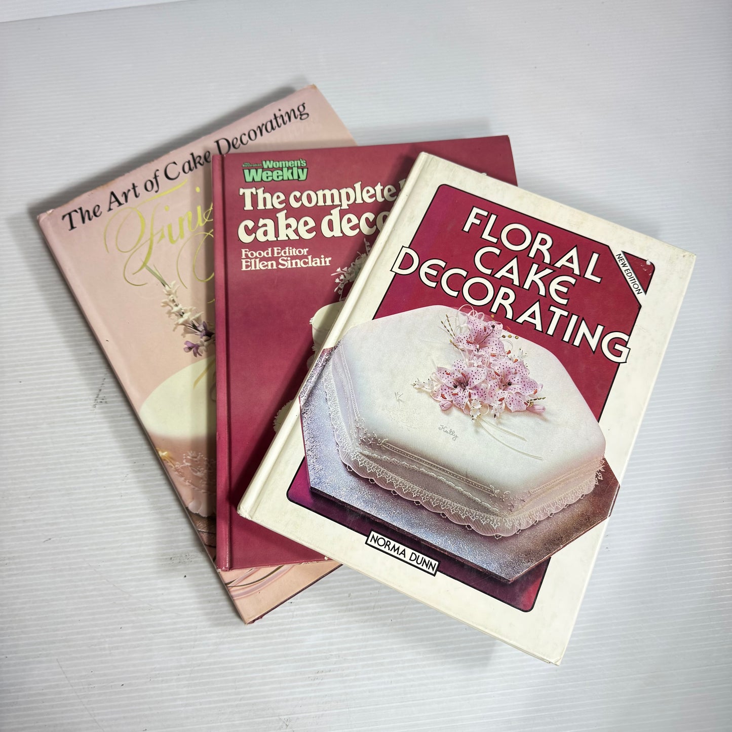 Vintage Cake Decorating Book Bundle x 3 : Floral Cake Decorating - Norma Dunn (1982), The Complete Book of Cake Decorating - Ellen Sinclair (1982), The Art of Cake Decorating Finishing Touches - Pat Ashby & Tombi Peck