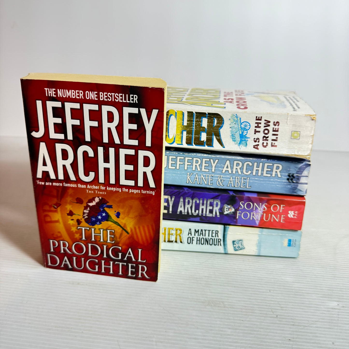 Jeffrey Archer Book Bundle x 5 : The Prodigal Daughter, As The Crow Files, A Matter of Honour, Sons of Fortune, Kane & Able (2838)