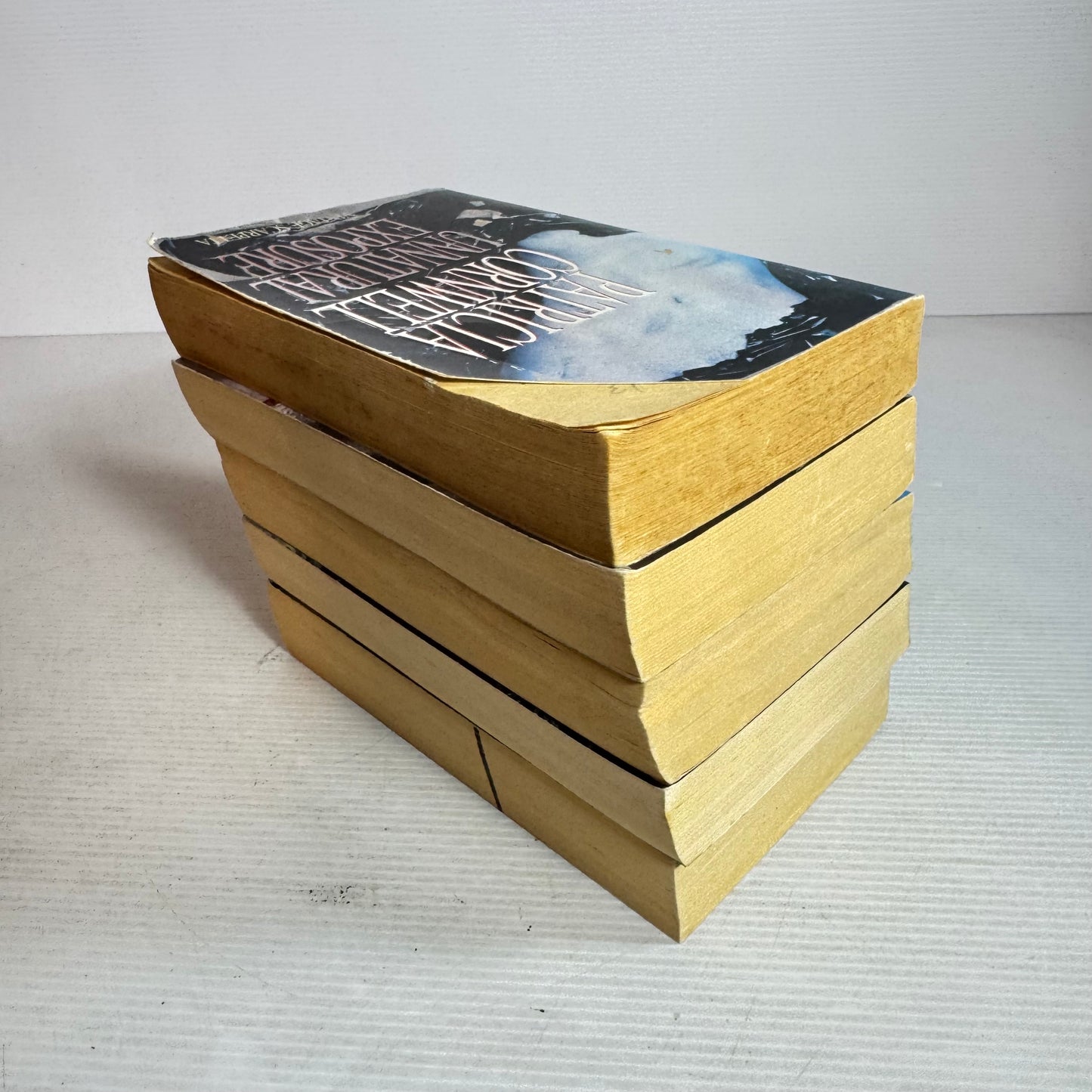 Patricia Cornwell Small Book Bundle x 5 Books : From Potter's Field, Unnatural Exposure, Southern Cross, Point of Origin, Isle of Dogs (2882)