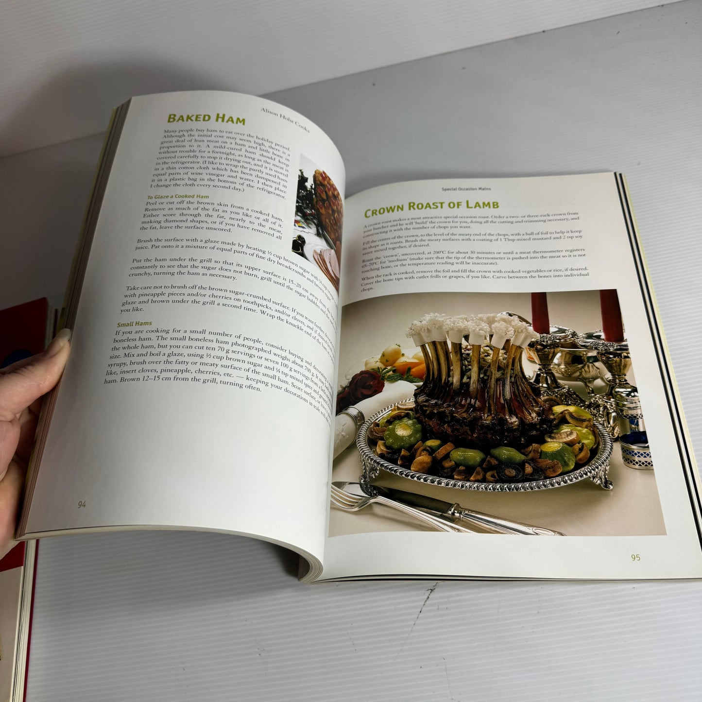 Alison Holst Cookbook Bundle x 2 : Cooks : Cool Food For Warmer Days & Warming Food For Cooler Days (3250)