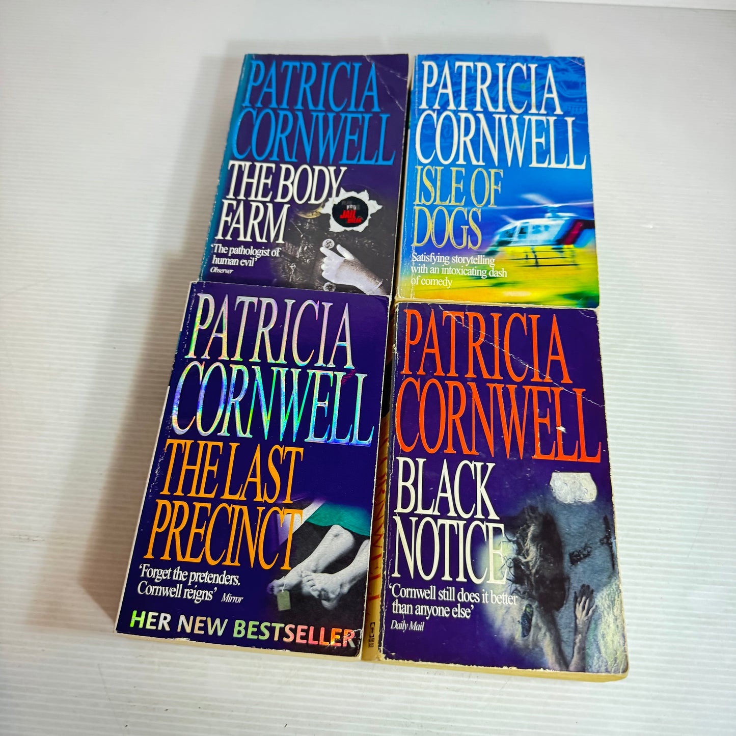 Patricia Cornwell Small Book Bundle x 4 Books : The Body Farm, The Last Precinct, Isle of Dogs, Black Notice(2883)