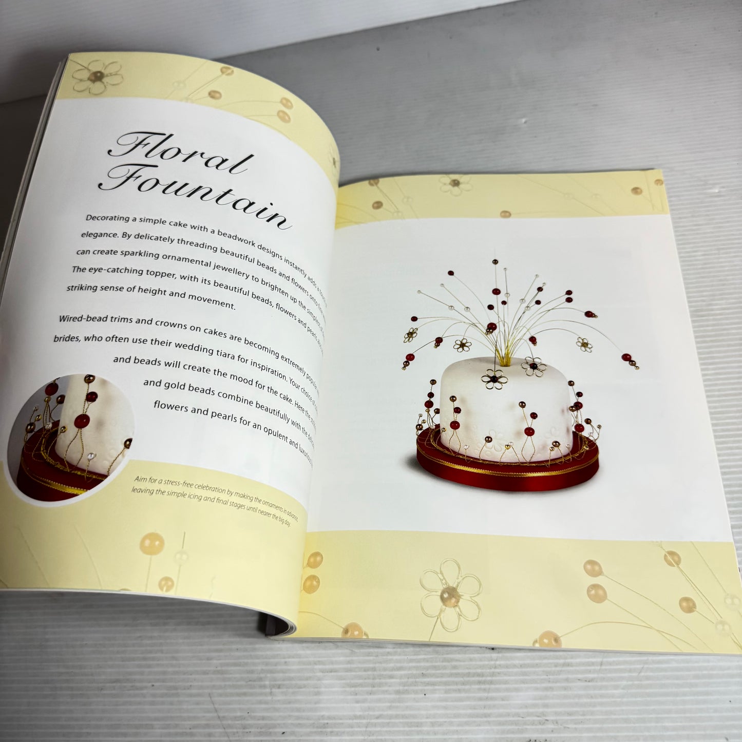 Cupcake Book Bundle x 3 : Make, Bake and Decorate Cupcakes - Nancy Lambert, Retro Baking - The Australian Women's Weekly, Celebrate with Mini Cakes - Lindy Smith (3049)